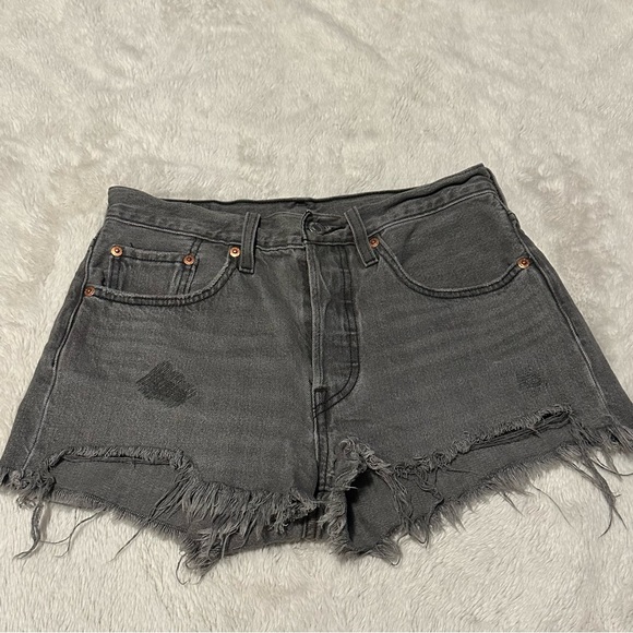 Levi’s Grey High Rise Shorts - Picture 6 of 7